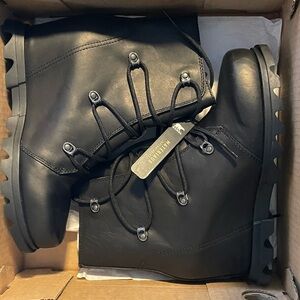 Sorel Joan of Artic III Black Leather women’s Booties size 8